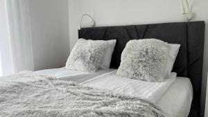 Chill & Fun 22 by Housine