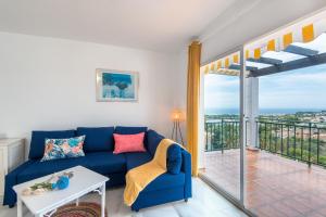 RentAndHomes Calahonda Sea View and Golf