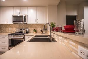 Irvine Spectrum2 Bedrooms2 BathroomsApartmentpoolgym