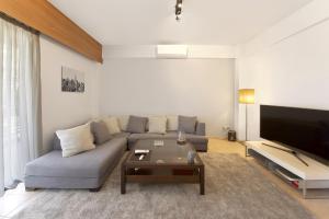 Seascape Modern Vouliagmeni Apt near Beaches