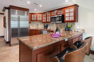 Waipouli Beach Resort A301