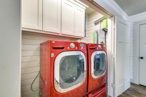 Pet-Friendly Texas Home with Furnished Patio and Grill