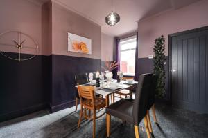 Ephphatha 4 Beds Central A63 3 Bedrms Free Wifi - Close to HRI and MKM Stadium