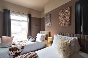 Ephphatha 4 Beds Central A63 3 Bedrms Free Wifi - Close to HRI and MKM Stadium