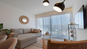 Brand New Condo Aria Ocean 614 by Kivoya