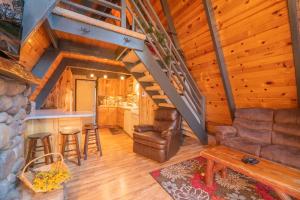 A-Frame Delight - A cute little cabin and stones throw away from Big Bear Snow Play