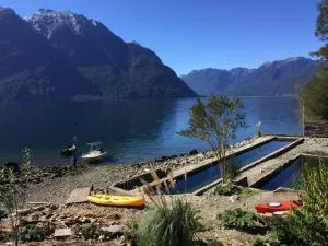Termas Comau - Estero Lago