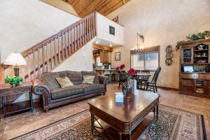 Boulder Bay Park Lakefront - Across the street from the lake and Boulder Bay Park! Hot tub!