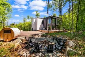 Nordic Lodge Tremblant -5 Bdrs,hot Tub,pool Table - La Conception