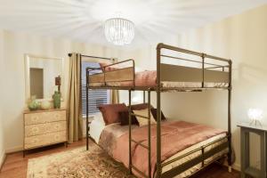 Relax in Style Near the Heart of Music City