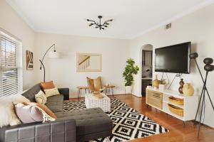 Relax in Style Near the Heart of Music City