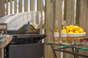 Relax in Style Near the Heart of Music City