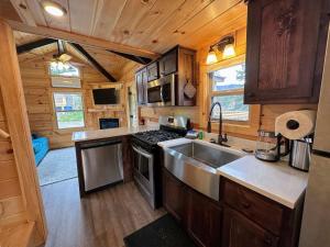 BMV8 Tiny Home village near Bretton Woods