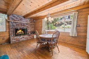 Gnome Chalet - Charming Big Bear country home! Amazing craftsmanship and with a Fenced Yard!