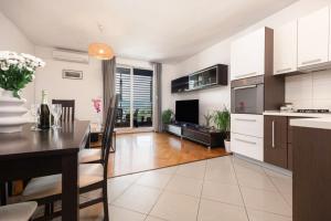 City Vibe & Free Garage