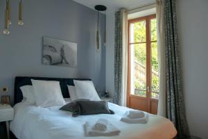 Appartements Elegant 4-star Historic Villa in Aix Les Bains : photos des chambres