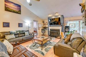 Serene Sanford Home with Community Pool - Near Beach