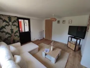 Gîte "Aux Berges du Mont" - 普莱讷富热尔