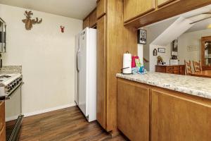 Bear Creek Inn - Slope views! Spacious home near the slopes!