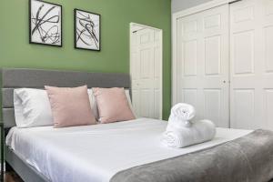 The Villa Verde - Luxury Clearwater by BlueBellaEstate