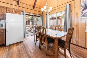 Bear Crossing - Walk to Snow Summit! Visit this charming mountain home compete with foosball table