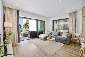 Bright Modern Beachside Apartment with Pool & Seaview - Cavacos