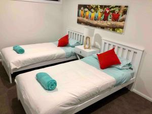 DELUXE Escape! Central, NEW & Spacious 3 Bed