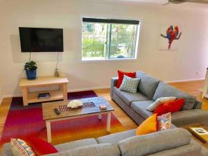 DELUXE Escape! Central, NEW & Spacious 3 Bed