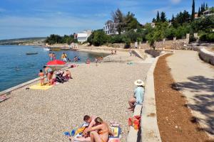 Apartments with a parking space Maslenica, Novigrad - 21404 