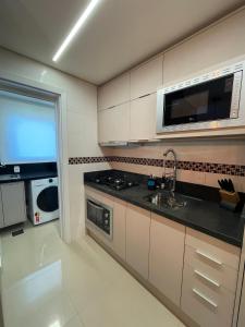 Apartamento espetacular, 2 suítes, a 30m da Rua Coberta