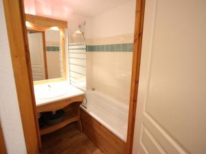 Appartements Appartement Chamrousse, 3 pieces, 6 personnes - FR-1-549-127 : photos des chambres