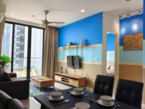 DPristine1003A Santorini Legoland Netflix by STAY