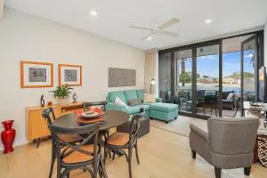 One16 Tudor - Mayfield