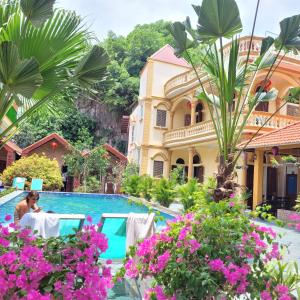 Tam Coc Mountain Lake Homestay