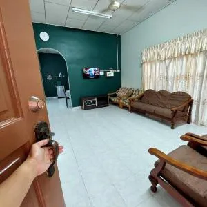 Adam Homestay - Kampong Tasek