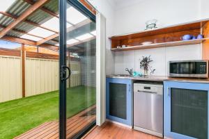 Coral Haven - Aldinga Beach - C21 SouthCoast Holidays