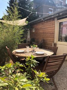 - Le Patio - Calme, Chaleureux, Unique