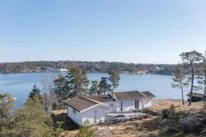 Spectacular lake plot, Stockholm archipelago - Utö