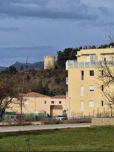 Appartements Appartement neuf, avec vue montagnes. : photos des chambres