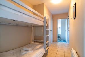 Appartements Les Thermes 511 - Appt proche plage avec piscine partagee : photos des chambres