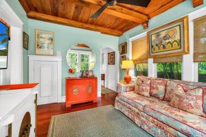 Welcome to Casa Kanuga, The Secret Gem of WPB!