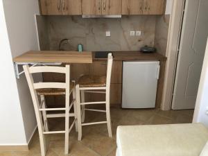 Theona Apartments