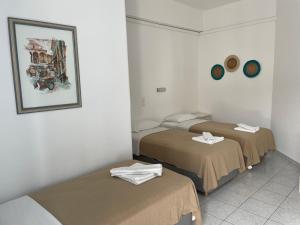 Triple Room room in Louiza Hotel