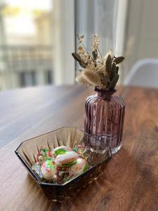 Appartement luxueux rénové avec balcon & garage