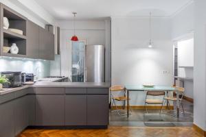 Central Athenian 1BR Apartment