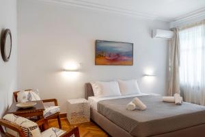 Central Athenian 1BR Apartment