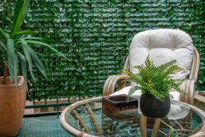 Central Athenian 1BR Apartment