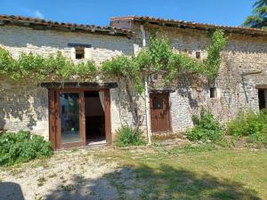 Maisons de vacances Honeysuckle Cottage at Gites de la Vienne : photos des chambres