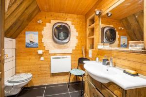 Maisons de vacances Chez Malou & Hugo vue lac proche Suisse & stations ! : photos des chambres