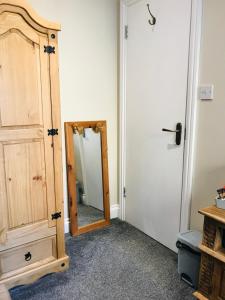 Bed for the night, Close to Beach, Shops , Train